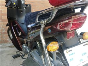 银钢摩托车 9.9成新，2018年4月12日买的。才4个多月！车模还没撕掉，行程2000公里，可随时...